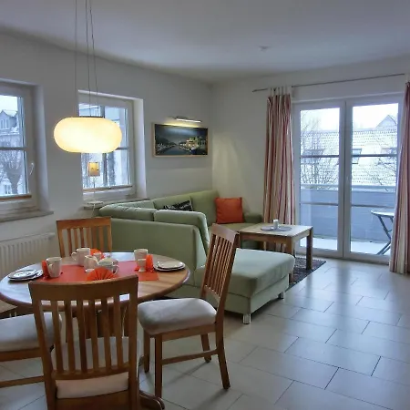 Apartman L33 *